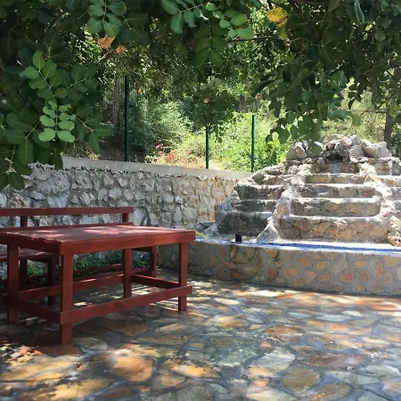 Tas Ev Marmaris